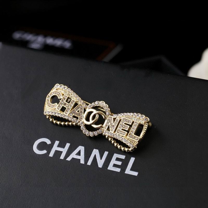 Chanel Brooch 05yxs112